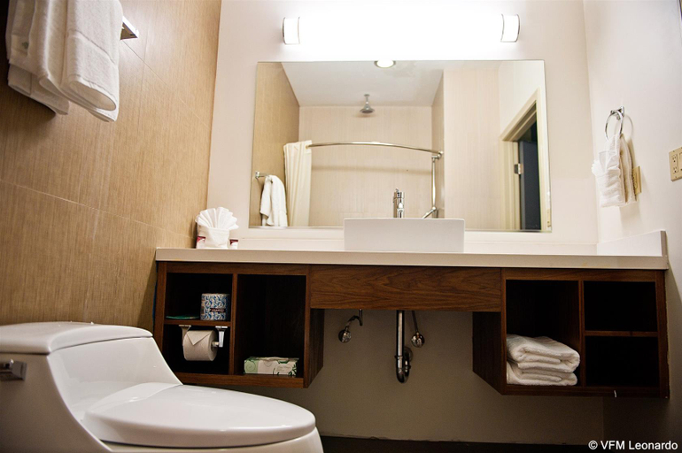 Bathroom, The Blvd Hotel & Spa, Los Angeles