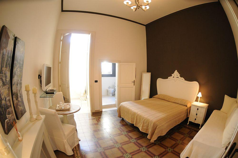 Exterior & Views 2, Casa Blanca Rooms&Suites, Reggio Di Calabria