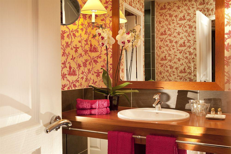 Bathroom 5, Gradlon, Finistère