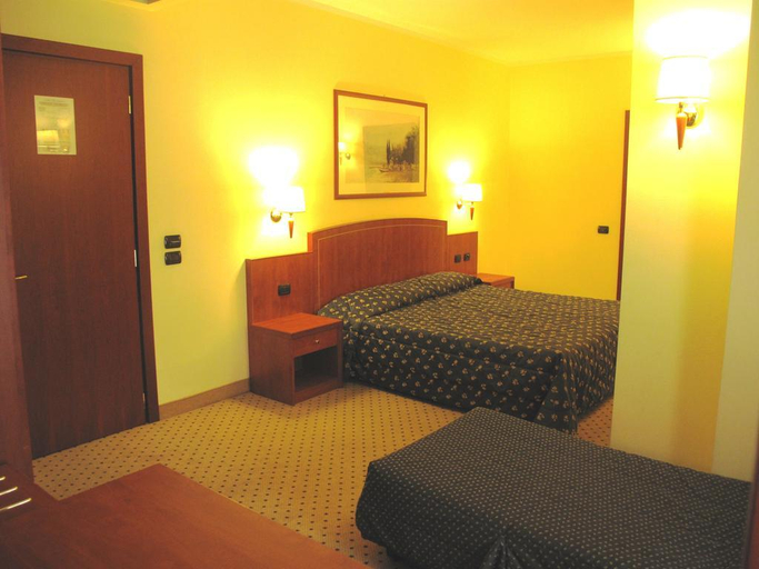 Bedroom 2, Olivo, Trento