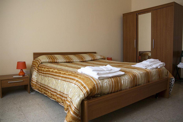 Bedroom 3, Rosso Vulcano, Catania