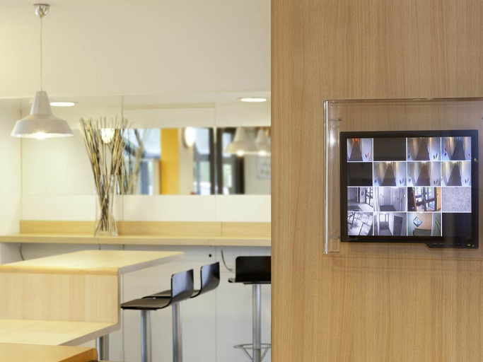 Public Area 3, Première Classe Evry Sud - Mennecy, Essonne