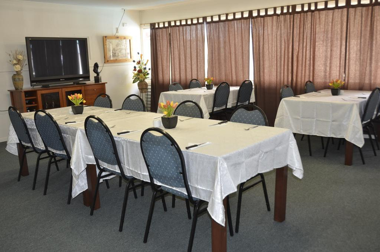 Food & Drinks 3, Charleville Waltzing Matilda Motor Inn, Murweh