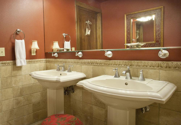 Bathroom 4, San Luis Creek Lodge, San Luis Obispo