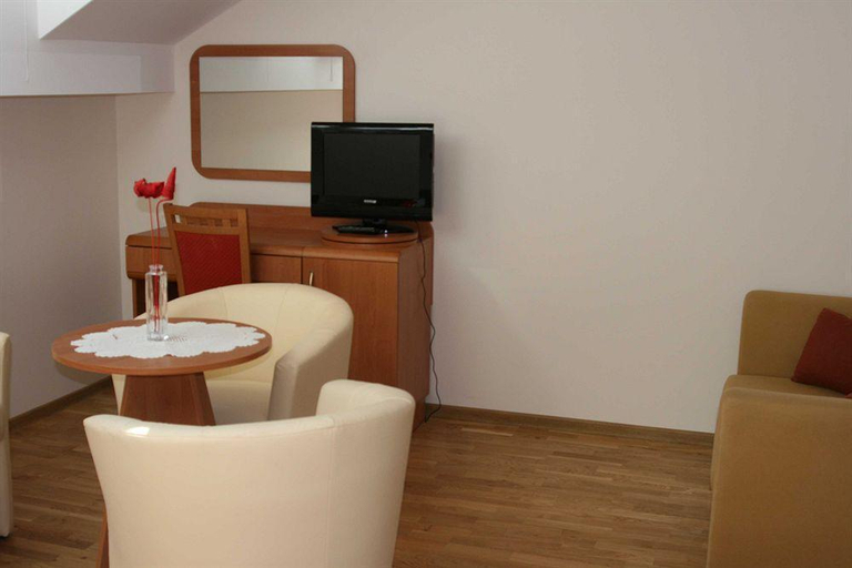 Exterior & Views, Kajzer Hostel, Kraków City
