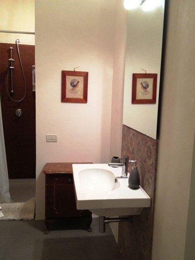 Bathroom, Case a San Matteo, Trapani