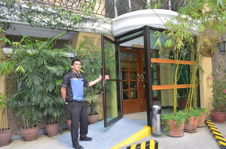 Exterior & Views 2, Saint Illians Inn, Makati City