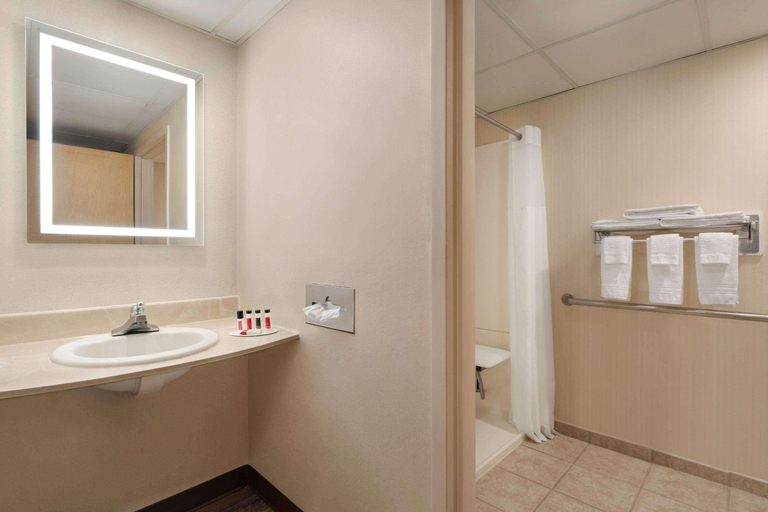 Bathroom 5, Clarion Pointe South Portland, Cumberland