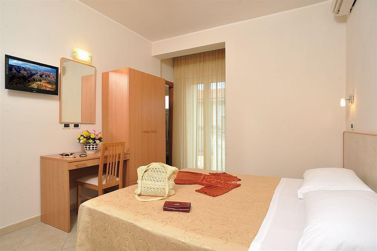 Bedroom 4, Hotel Favorita Easy Stay, Forli' - Cesena