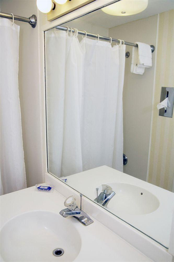 Bathroom 3, Sunset Motor Inn, Grafton