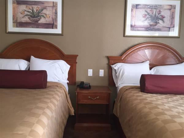 Bedroom 1, Thunderbird Lodge in Riverside, Riverside