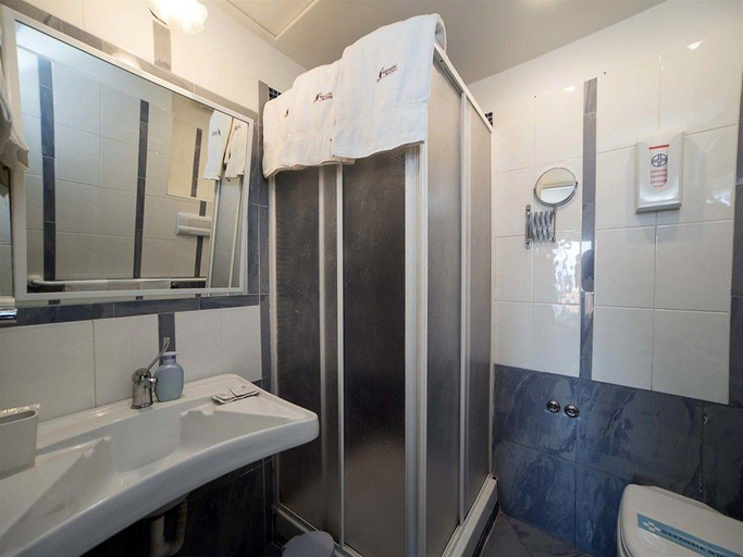 Bathroom 3, Fiorentini, Napoli