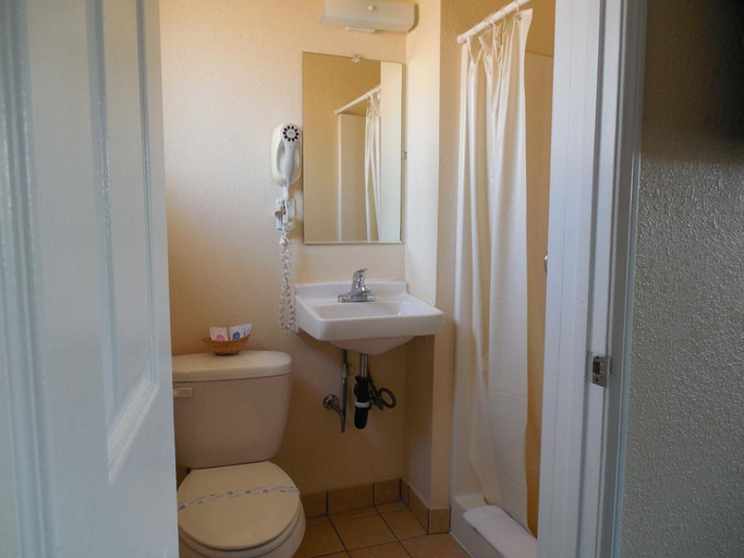 Bathroom 3, Motel Mediteran Escondido, San Diego