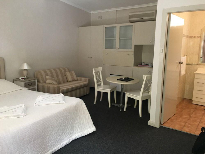 Exterior & Views 2, Town & Country Motel, Sydney