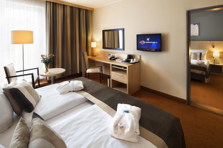 Exterior & Views 2, Aquapalace Hotel Prague, Praha 11