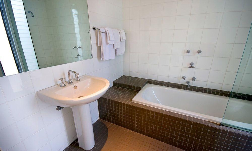 Bathroom 4, Phoenix Apartments, Surf Coast - West