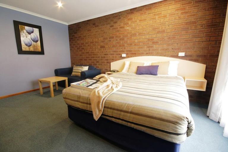 Bedroom 5, Golden Palms Motel, South Barwon - Inner