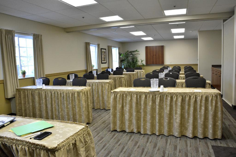 Public Area, Cresthill Suites Syracuse, Onondaga