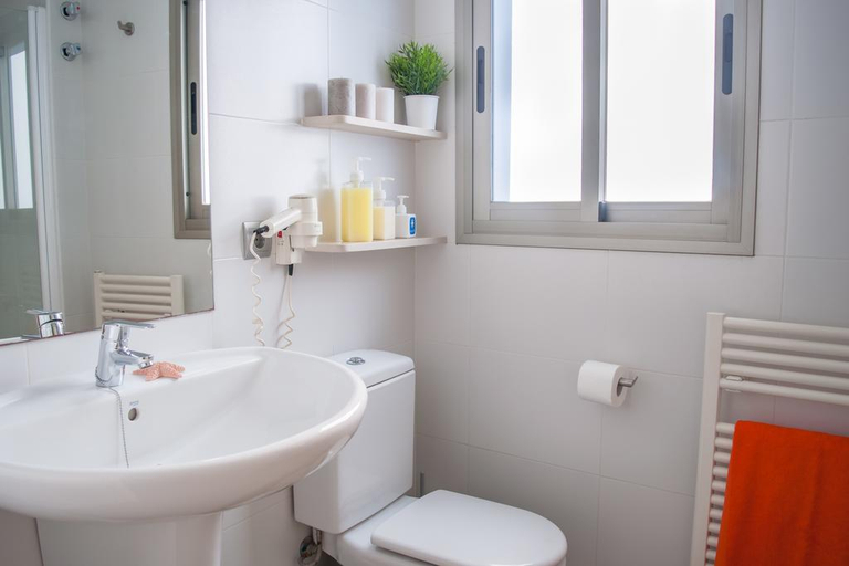 Bathroom 3, Apartamentos Castellmar, Barcelona