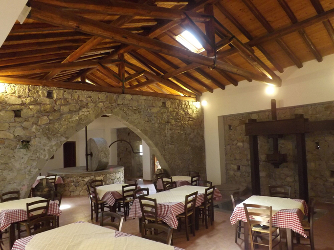Food & Drinks 4, Albergo diffuso Borgo Gallodoro da Sara, Messina