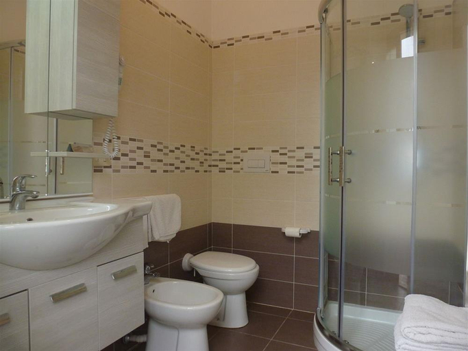 Bathroom 4, Hotel Edelweiss Riccione, Rimini
