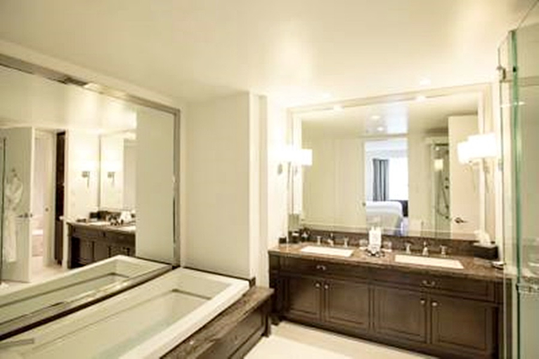 Bathroom 5, Chateau Bonne Entente, Communauté-Urbaine-de-Québec