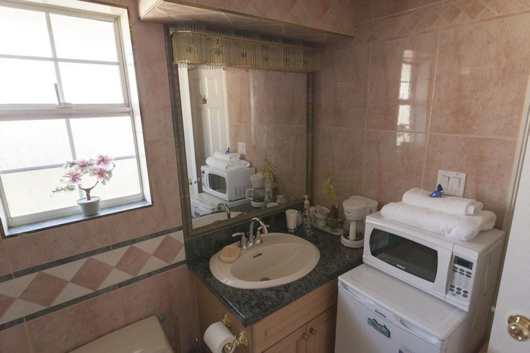 Bathroom 3, Ocean Breeze Executive Bed And Breakfast, Greater Vancouver