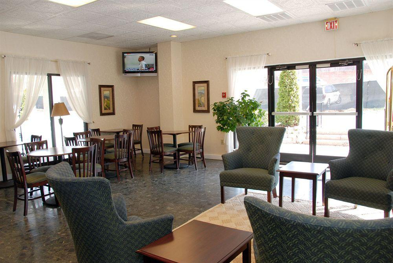 Public Area 3, University Inn at Duke Hospital, Durham