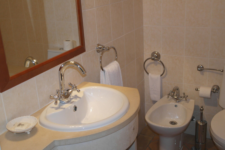 Bathroom 5, Casa de Estoi, Faro
