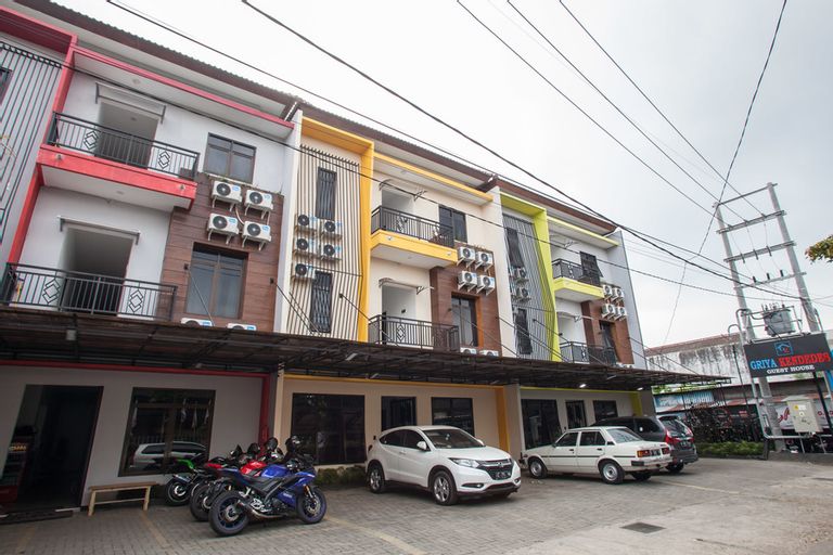 RedDoorz near Taman Krida Budaya Malang, Malang