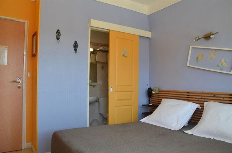 Bedroom 3, Hotel Lido Beach, Var