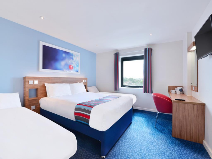 Bedroom 5, Travelodge Chichester Central, West Sussex