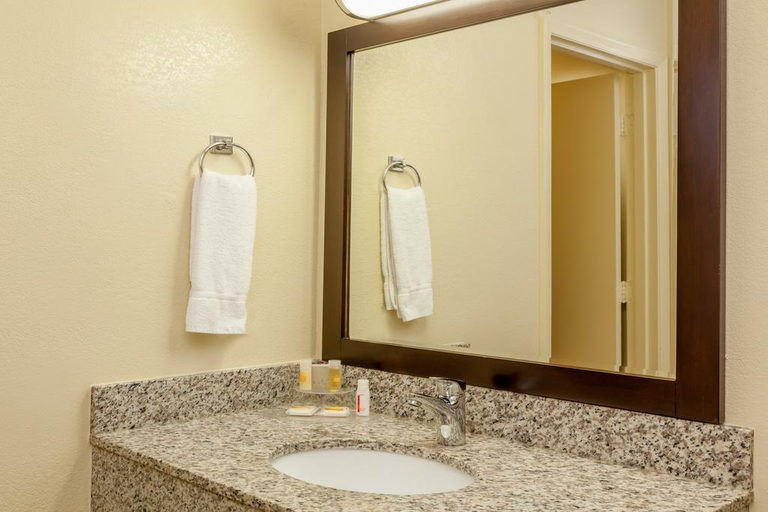 Bathroom 4, Harbour House Inn, San Luis Obispo