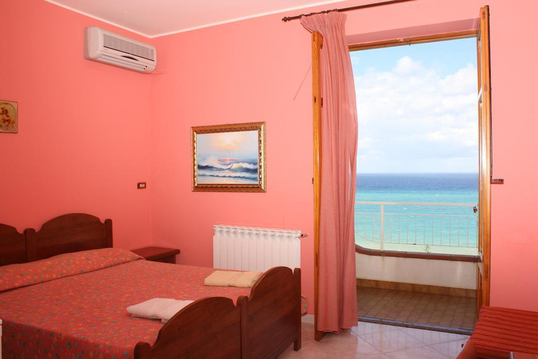 Exterior & Views 2, Ondazzurra, Messina