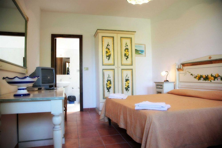 Others, Villa Giada, Vibo Valentia