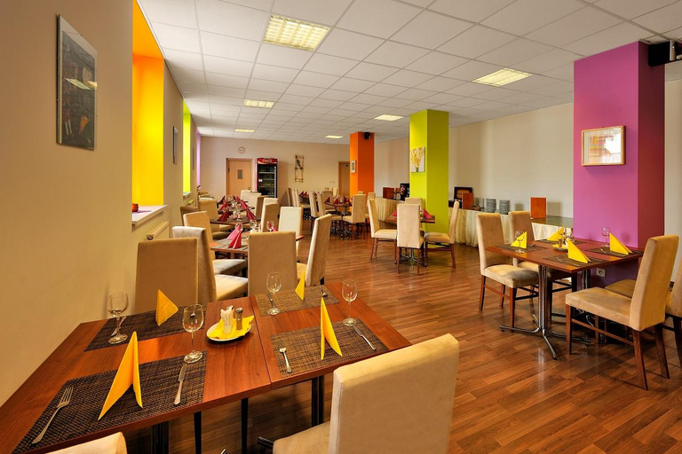Food & Drinks 4, Hotel Color, Bratislava II