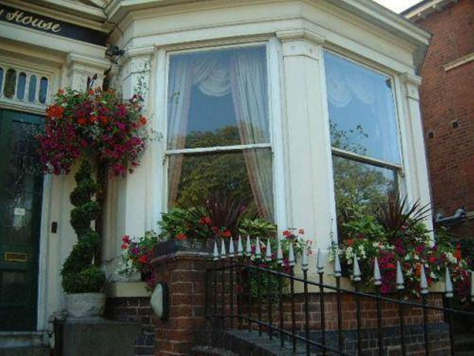 Exterior & Views 2, Ely House Hotel, Wolverhampton