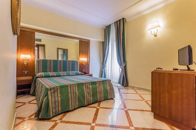 Bedroom 2, Raeli Hotel Noto, Roma
