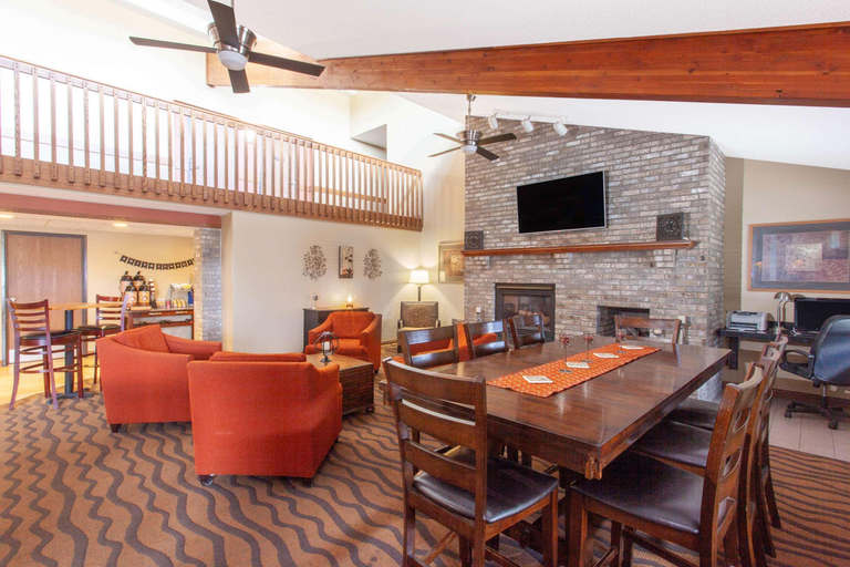 Public Area 3, AmericInn by Wyndham St. Cloud MN I-94, Stearns