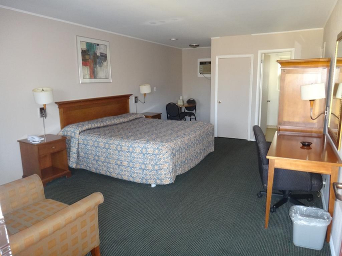 Bedroom 4, Budget Motor Inn- Mahopac, Putnam