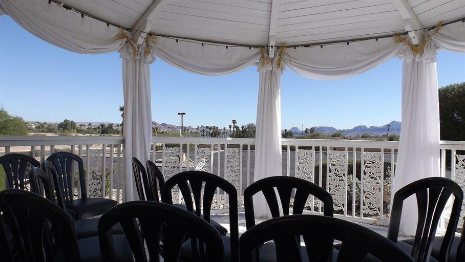 Food & Drinks, Island Inn, Mohave