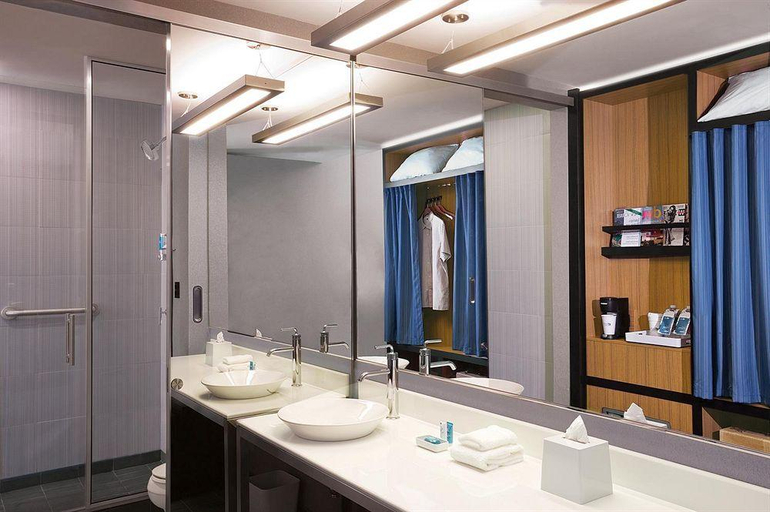 Bathroom 3, Aloft by Marriott Tempe, Maricopa