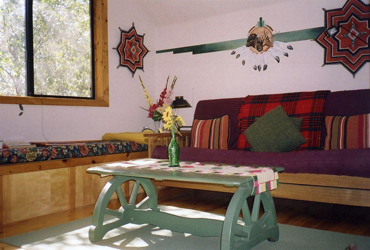 Others 1, Bellevue Guesthouse, Tulare