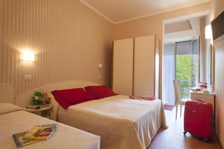 Bedroom 3, Souvenir, Rimini