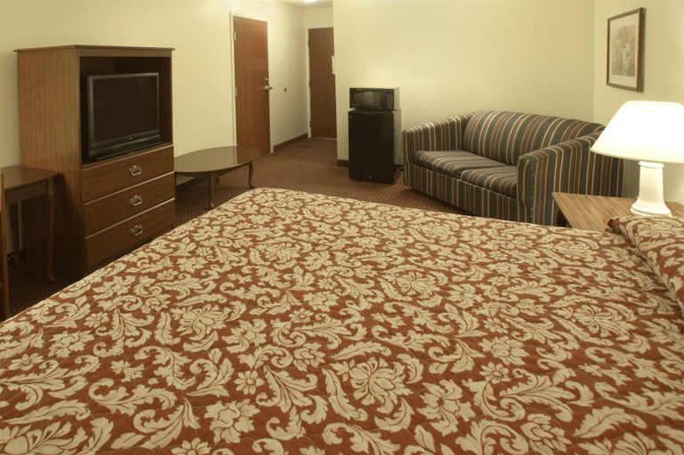 Bedroom 4, HomeTown Inn & Suites, Gregg