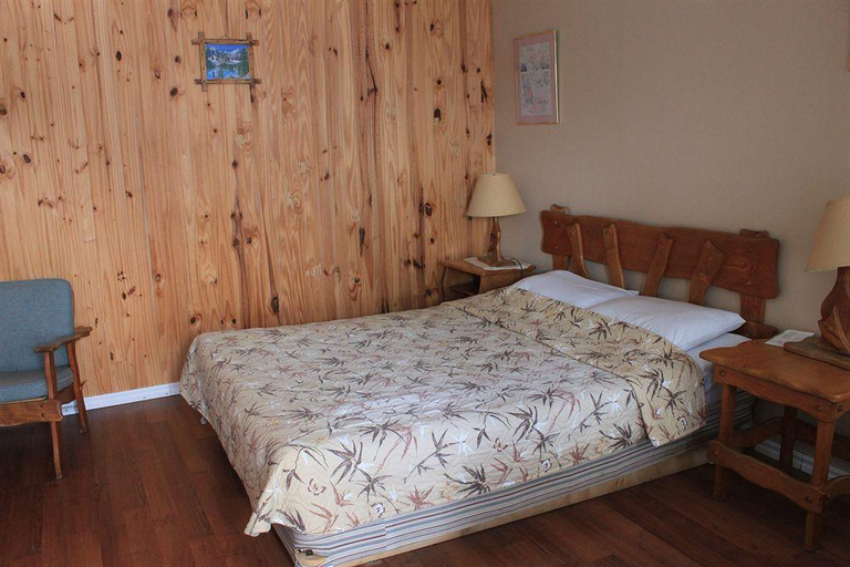 Bedroom 5, Motel des Pays d'En Haut, Les Laurentides