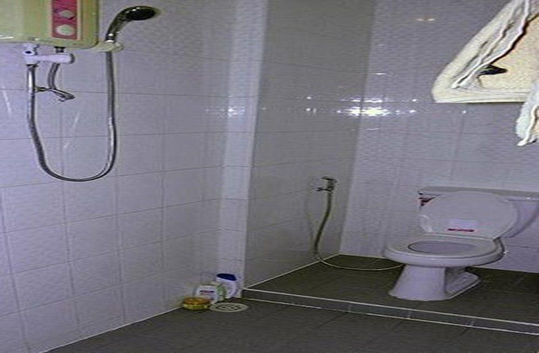 Bathroom, Indochine 2, Phnom Penh