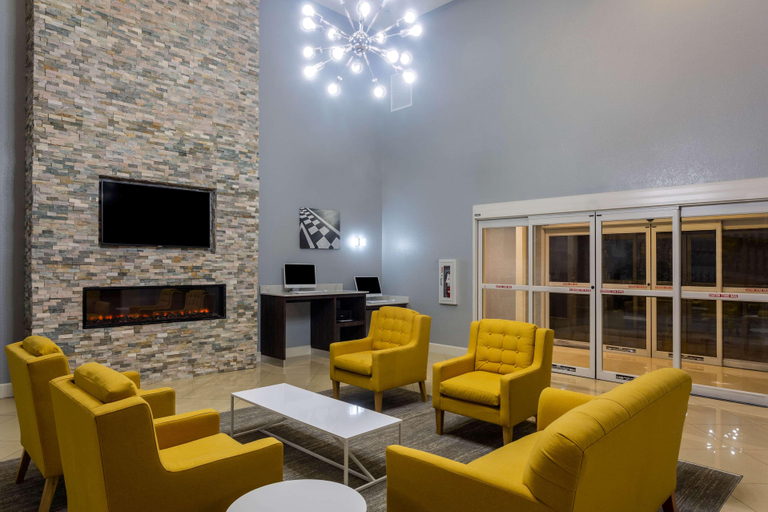 Public Area 2, La Quinta Inn & Suites by Wyndham Sebring, Highlands