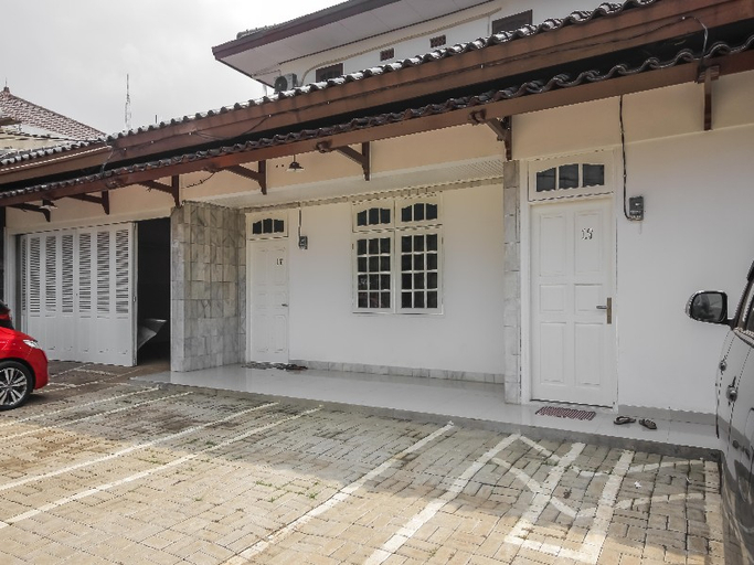 Exterior & Views, RedDoorz @ Meruya 2, West Jakarta
