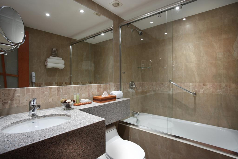 Bathroom 5, El Dorado Hotel, Cuenca